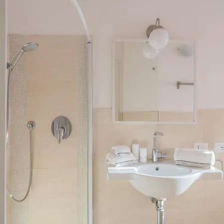 In 42800 Apartament *